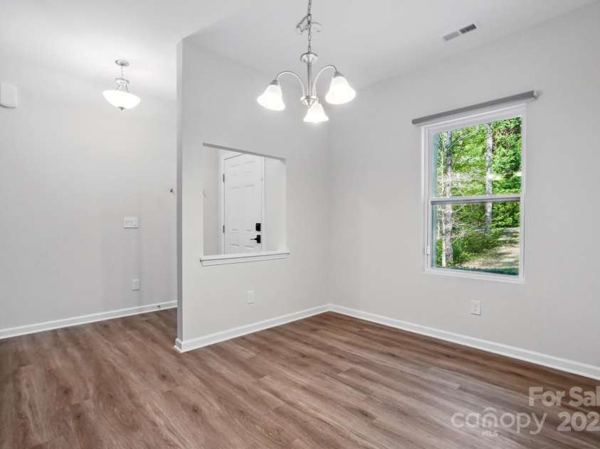 11040 Lake Road, Charlotte, NC 28215.  MLS# CAR4244605, YatesRealty ID 8243. Dining area, office area or playroom!