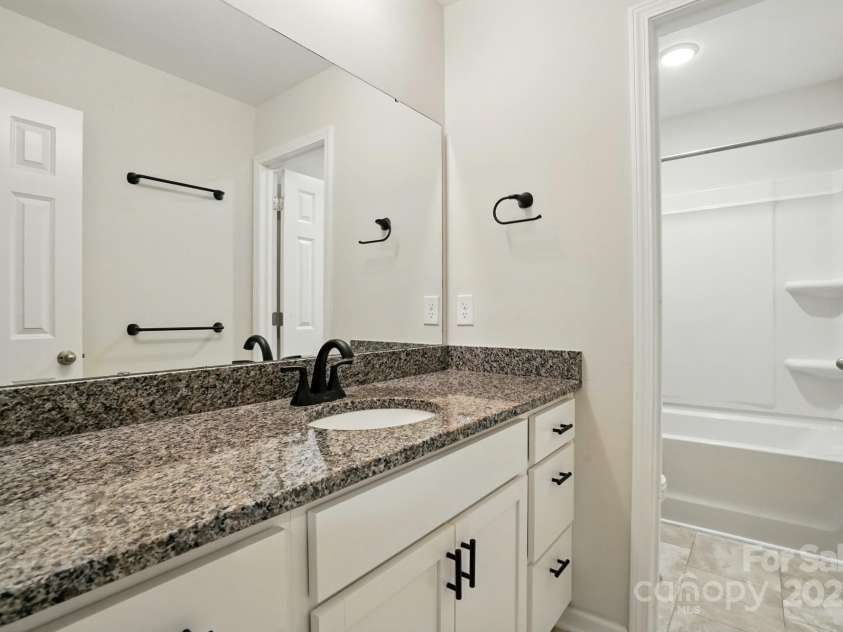 11040 Lake Road, Charlotte, NC 28215.  MLS# CAR4244605, YatesRealty ID 8243. Full Bath upstairs