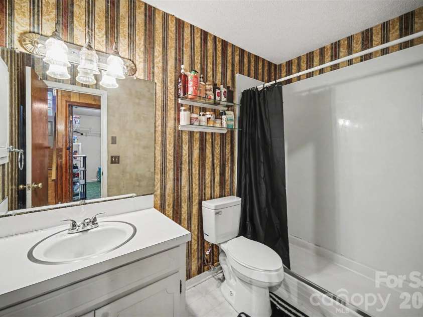 209 Windover Drive, Forest City, NC 28043.  MLS# CAR4352527, YatesRealty ID 8244. 