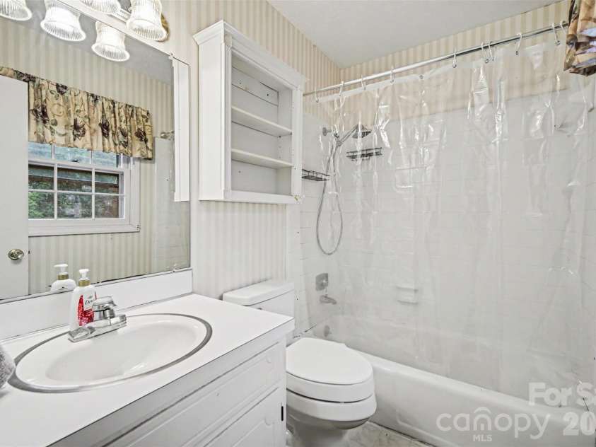 209 Windover Drive, Forest City, NC 28043.  MLS# CAR4352527, YatesRealty ID 8244. 