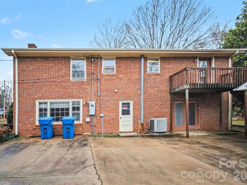 209 Windover Drive, Forest City, NC 28043.  MLS# CAR4352527, YatesRealty ID 8244. 