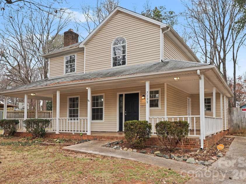 7139 Markway Drive, Charlotte, NC 28215.  MLS# CAR4361432, YatesRealty ID 8245. 