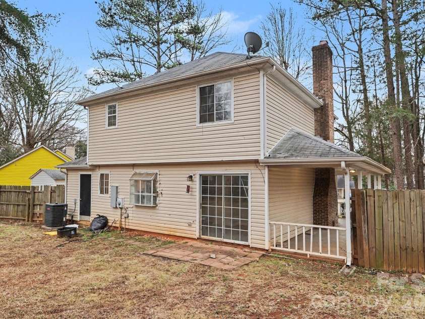 7139 Markway Drive, Charlotte, NC 28215.  MLS# CAR4361432, YatesRealty ID 8245. 
