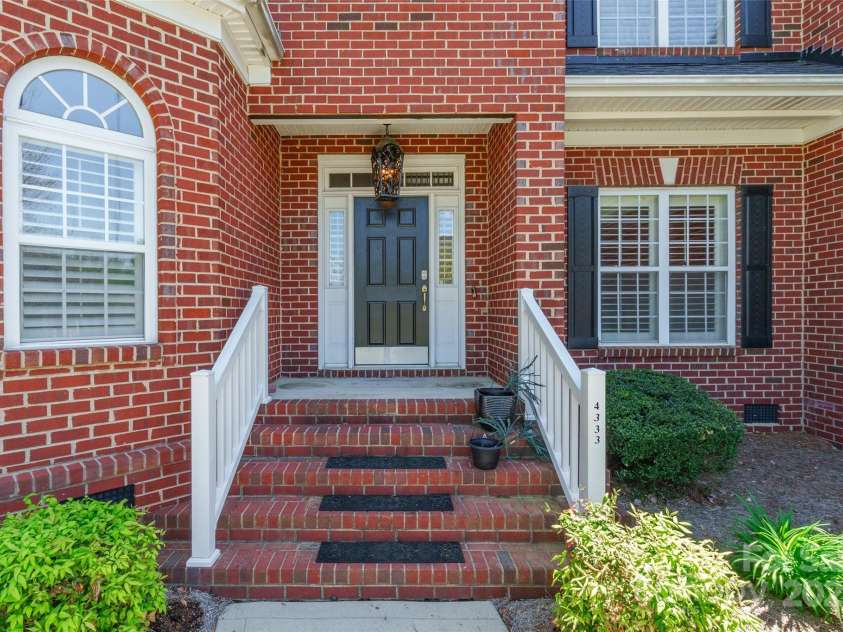 4333 Sawmill Trace Drive, Charlotte, NC 28213.  MLS# CAR4245891, YatesRealty ID 8248. 
