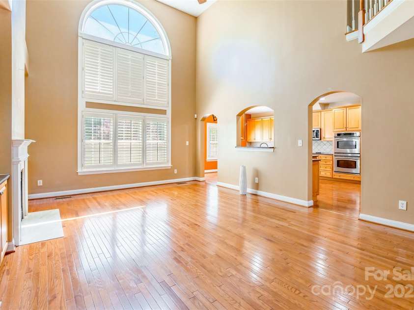 4333 Sawmill Trace Drive, Charlotte, NC 28213.  MLS# CAR4245891, YatesRealty ID 8248. 