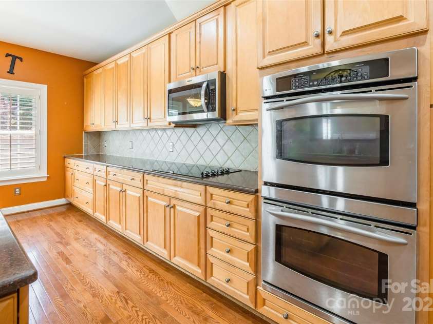 4333 Sawmill Trace Drive, Charlotte, NC 28213.  MLS# CAR4245891, YatesRealty ID 8248. 