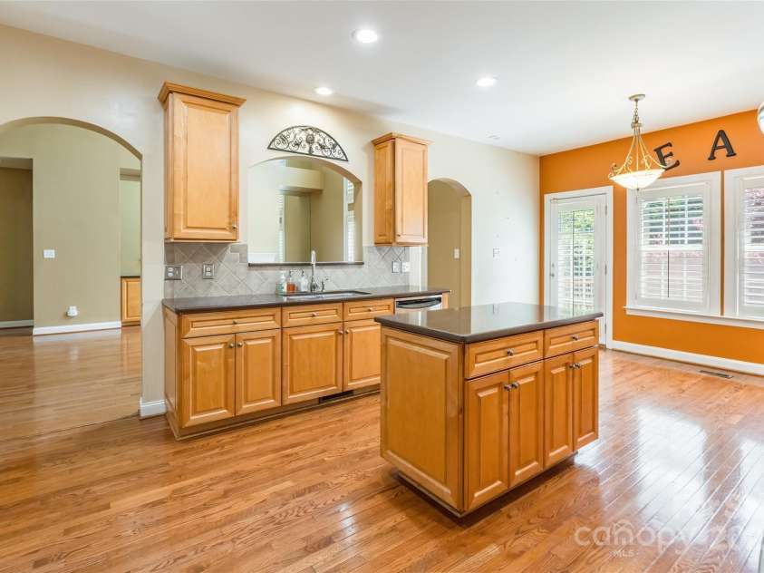 4333 Sawmill Trace Drive, Charlotte, NC 28213.  MLS# CAR4245891, YatesRealty ID 8248. 