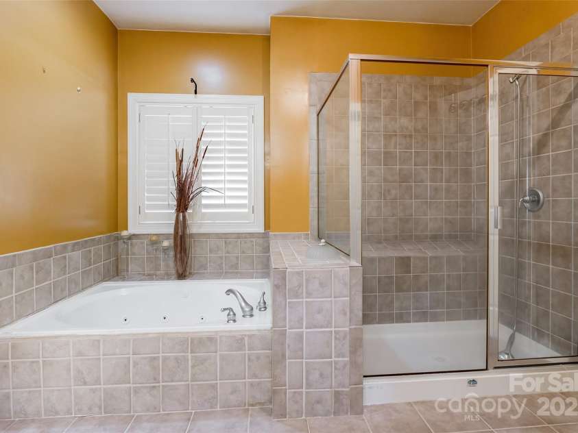 4333 Sawmill Trace Drive, Charlotte, NC 28213.  MLS# CAR4245891, YatesRealty ID 8248. 