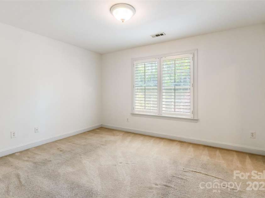 4333 Sawmill Trace Drive, Charlotte, NC 28213.  MLS# CAR4245891, YatesRealty ID 8248. 