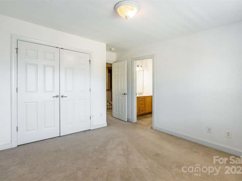 4333 Sawmill Trace Drive, Charlotte, NC 28213.  MLS# CAR4245891, YatesRealty ID 8248. 