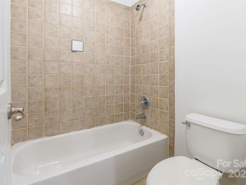 4333 Sawmill Trace Drive, Charlotte, NC 28213.  MLS# CAR4245891, YatesRealty ID 8248. 