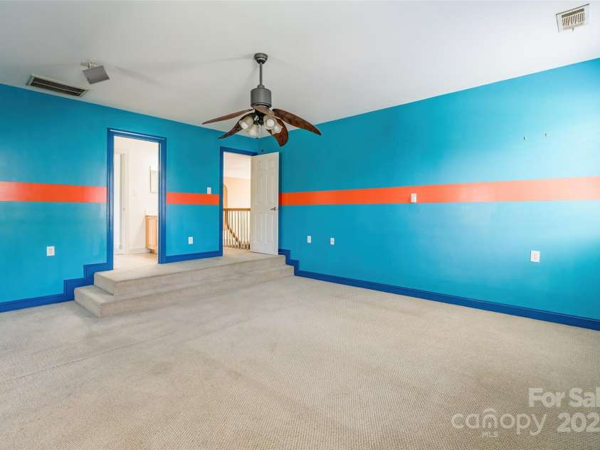 4333 Sawmill Trace Drive, Charlotte, NC 28213.  MLS# CAR4245891, YatesRealty ID 8248. 