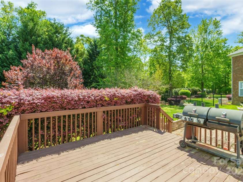 4333 Sawmill Trace Drive, Charlotte, NC 28213.  MLS# CAR4245891, YatesRealty ID 8248. 