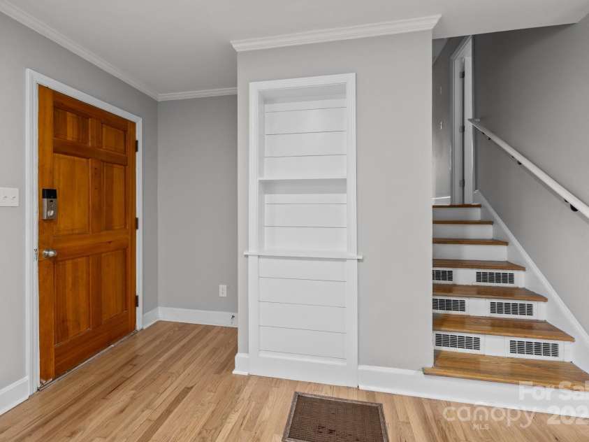 1801 Weststone Drive, Charlotte, NC 28208.  MLS# CAR4241974, YatesRealty ID 8249. 