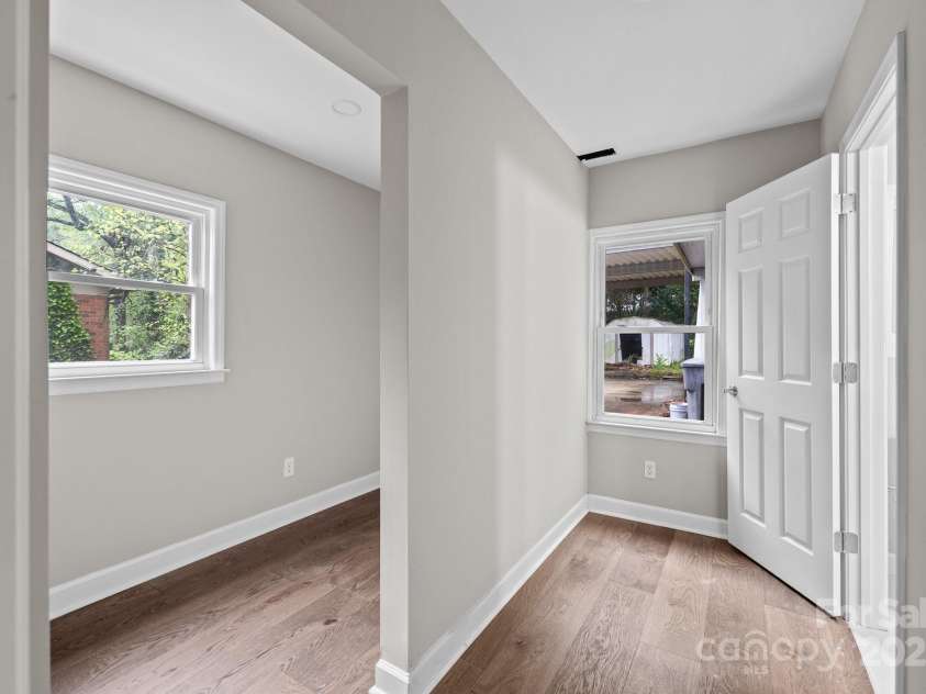 1801 Weststone Drive, Charlotte, NC 28208.  MLS# CAR4241974, YatesRealty ID 8249. 