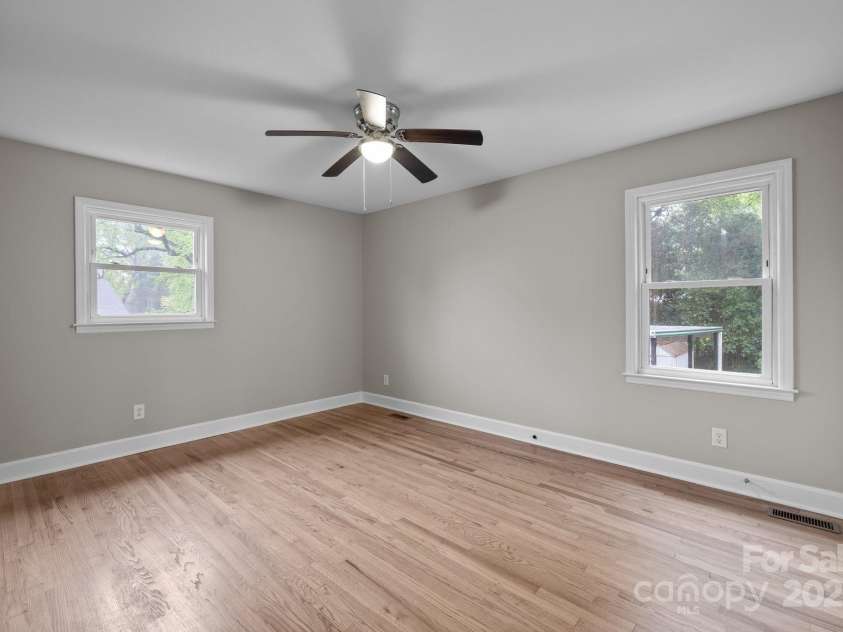 1801 Weststone Drive, Charlotte, NC 28208.  MLS# CAR4241974, YatesRealty ID 8249. 