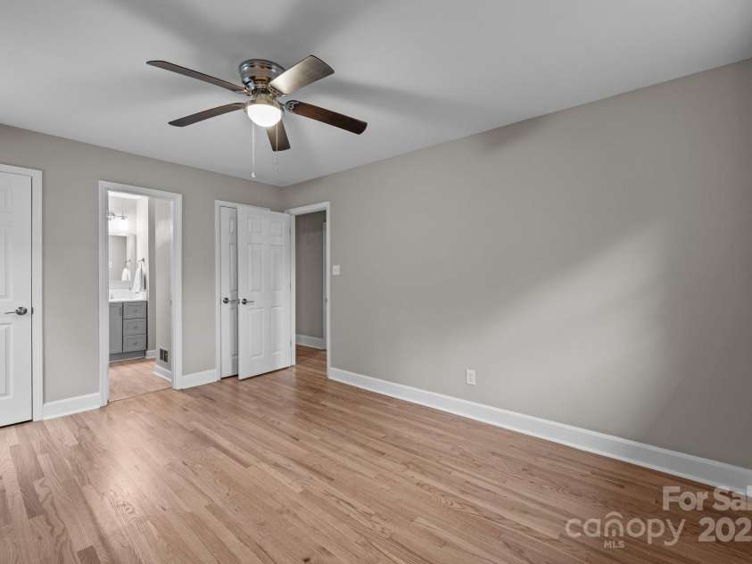 1801 Weststone Drive, Charlotte, NC 28208.  MLS# CAR4241974, YatesRealty ID 8249. 