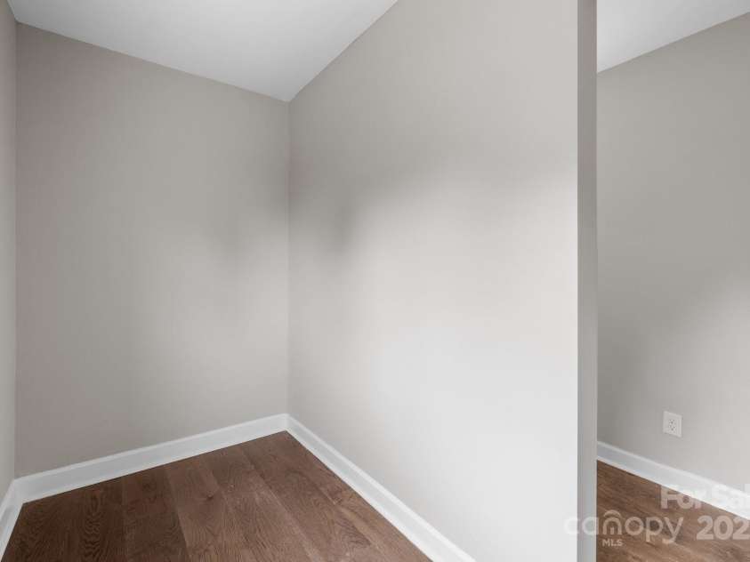 1801 Weststone Drive, Charlotte, NC 28208.  MLS# CAR4241974, YatesRealty ID 8249. 