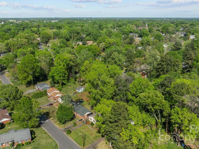 1801 Weststone Drive, Charlotte, NC 28208.  MLS# CAR4241974, YatesRealty ID 8249. 