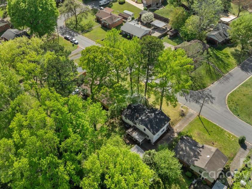 1801 Weststone Drive, Charlotte, NC 28208.  MLS# CAR4241974, YatesRealty ID 8249. 