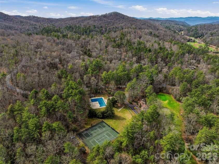 23 Gold Finch Court, Brevard, NC 28712.  MLS# CAR4350607, YatesRealty ID 8249. 