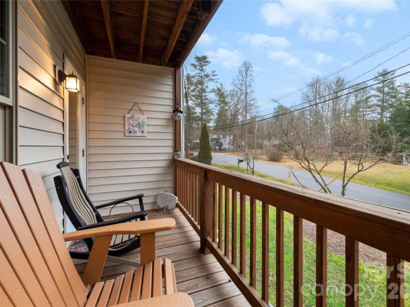 252 Wash Creek Drive, Hendersonville, NC 28739.  MLS# CAR4334994, YatesRealty ID 825. 