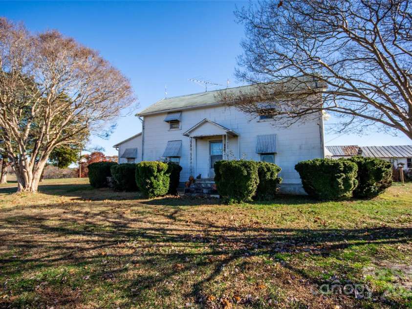 334 Myers Mill Road, Statesville, NC 28625.  MLS# CAR4321287, YatesRealty ID 825. 