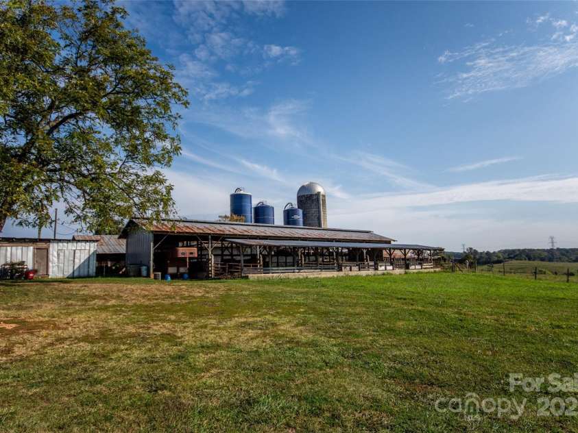 334 Myers Mill Road, Statesville, NC 28625.  MLS# CAR4321287, YatesRealty ID 825. 