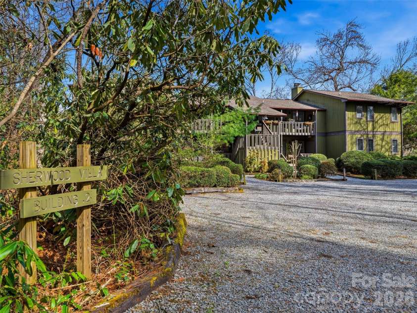 15 Gold Finch Court, Brevard, NC 28712.  MLS# CAR4352522, YatesRealty ID 8250. 