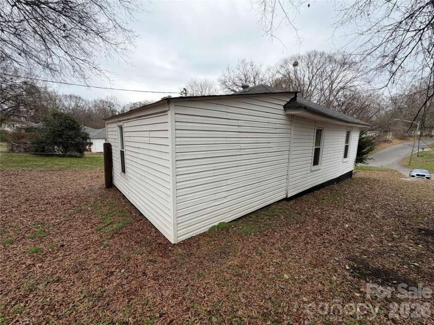 2037 Pine Drive, Gastonia, NC 28054.  MLS# CAR4343136, YatesRealty ID 8251. 