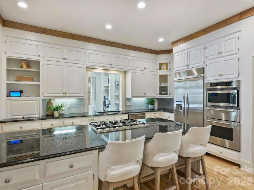4028 Carnoustie Lane, Charlotte, NC 28210.  MLS# CAR4362231, YatesRealty ID 8252. 