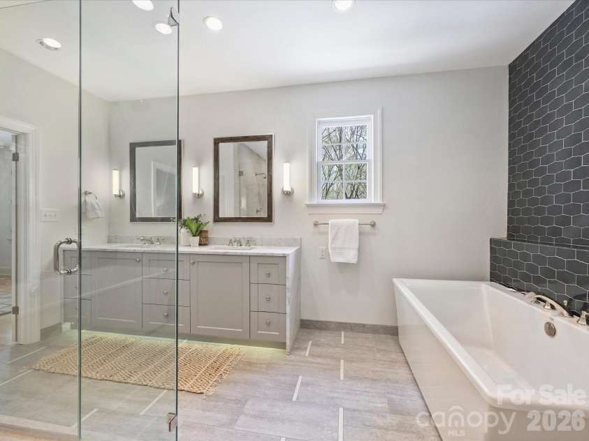 4028 Carnoustie Lane, Charlotte, NC 28210.  MLS# CAR4362231, YatesRealty ID 8252. 