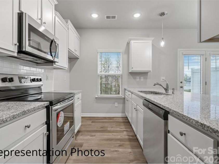 2021 McDonald Drive, Charlotte, NC 28216.  MLS# CAR4228402, YatesRealty ID 8253. 