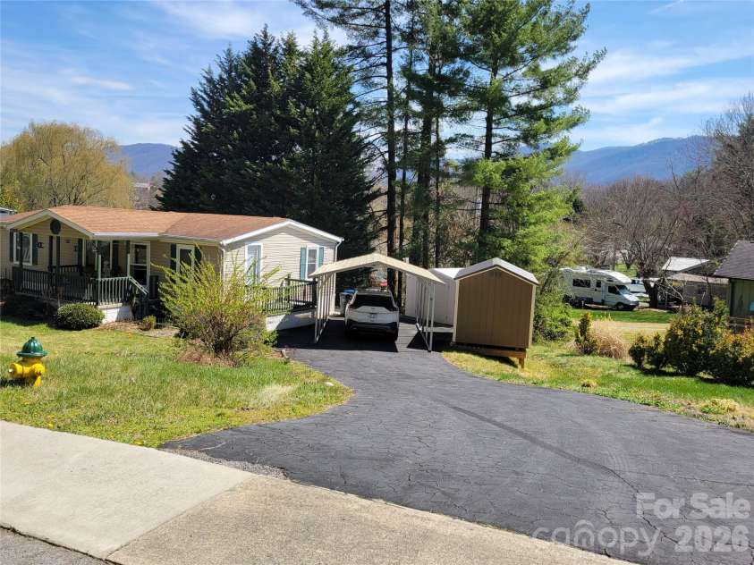 323 4th Street, Waynesville, NC 28786.  MLS# CAR4361732, YatesRealty ID 8253. 