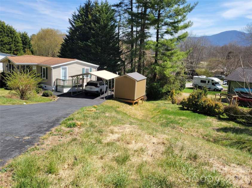 323 4th Street, Waynesville, NC 28786.  MLS# CAR4361732, YatesRealty ID 8253. 