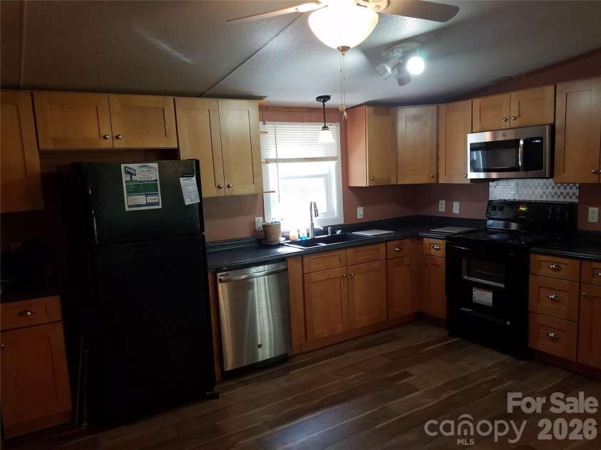 323 4th Street, Waynesville, NC 28786.  MLS# CAR4361732, YatesRealty ID 8253. 