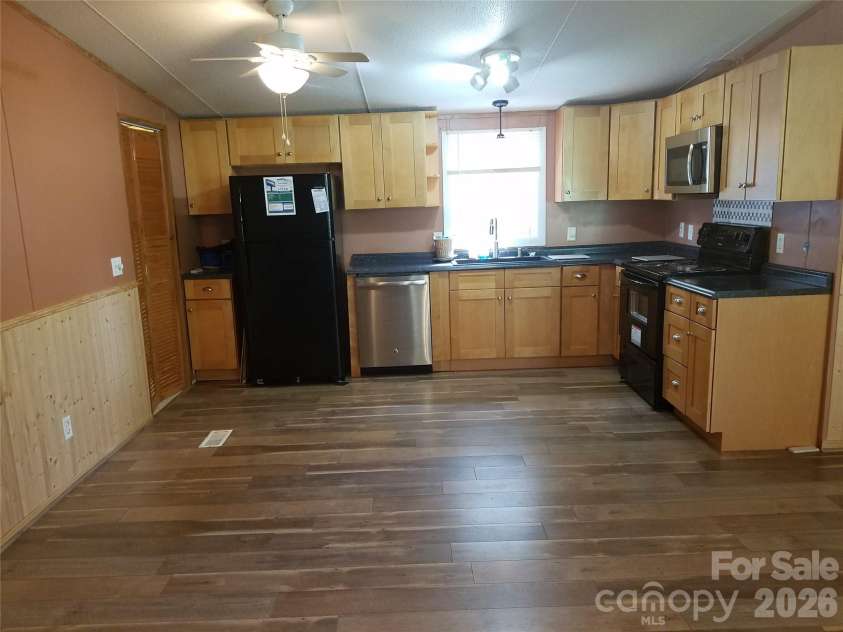 323 4th Street, Waynesville, NC 28786.  MLS# CAR4361732, YatesRealty ID 8253. 