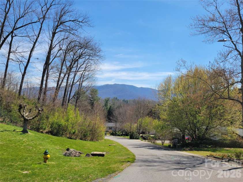 323 4th Street, Waynesville, NC 28786.  MLS# CAR4361732, YatesRealty ID 8253. 