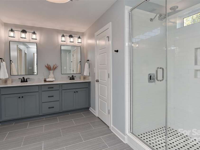 4703 Sagewood Park Road, Matthews, NC 28105.  MLS# CAR4238983, YatesRealty ID 8255. 