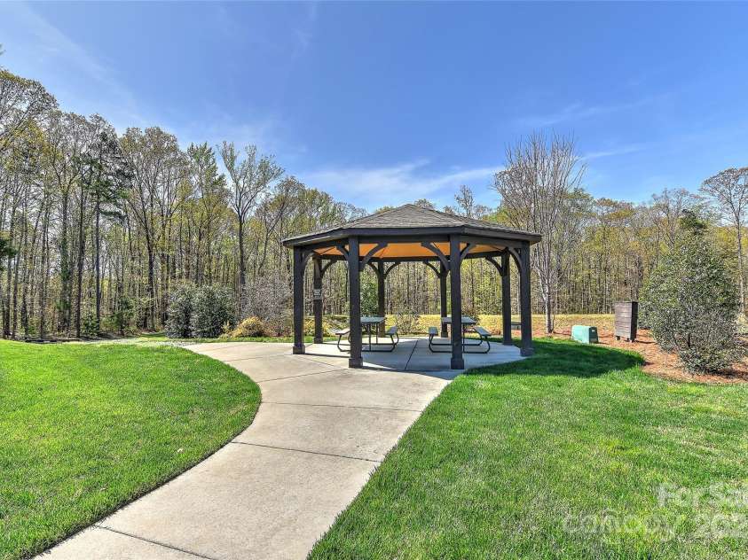 4703 Sagewood Park Road, Matthews, NC 28105.  MLS# CAR4238983, YatesRealty ID 8255. 