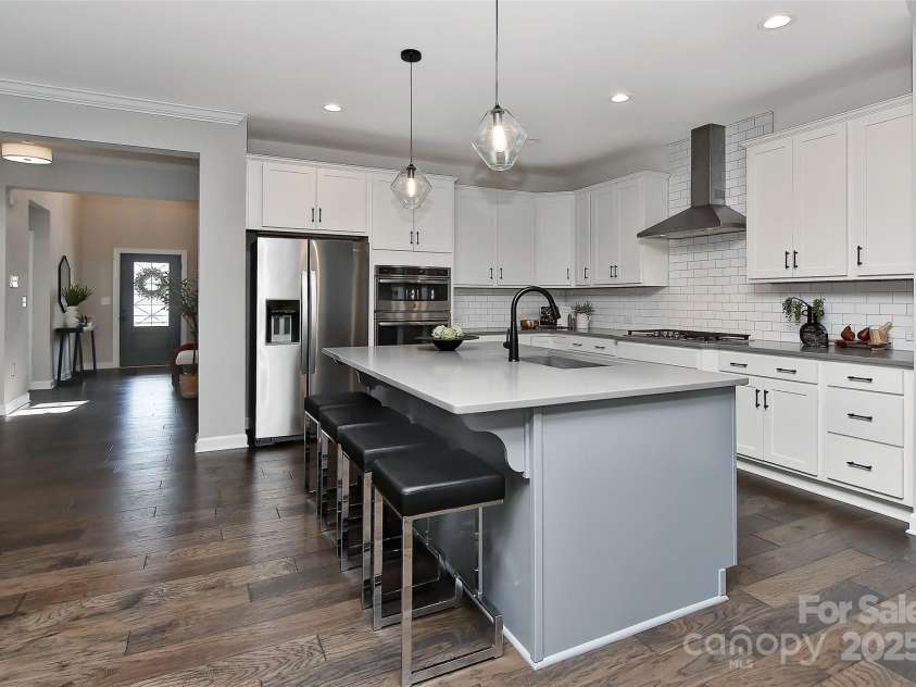 4703 Sagewood Park Road, Matthews, NC 28105.  MLS# CAR4238983, YatesRealty ID 8255. 