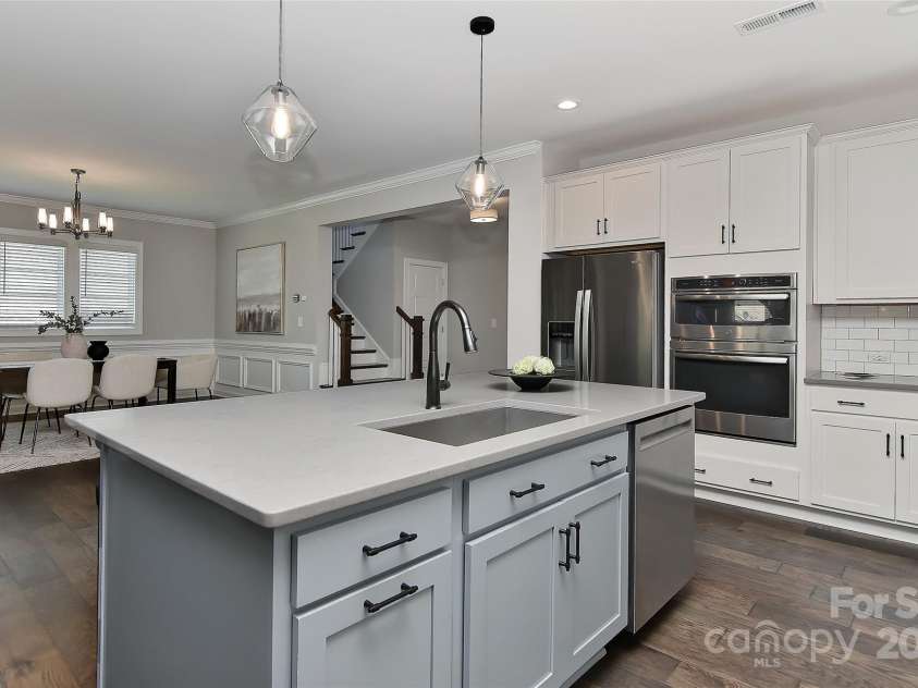 4703 Sagewood Park Road, Matthews, NC 28105.  MLS# CAR4238983, YatesRealty ID 8255. 