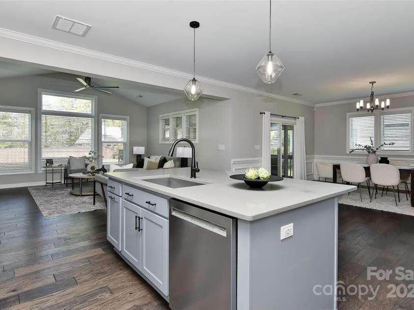 4703 Sagewood Park Road, Matthews, NC 28105.  MLS# CAR4238983, YatesRealty ID 8255. 