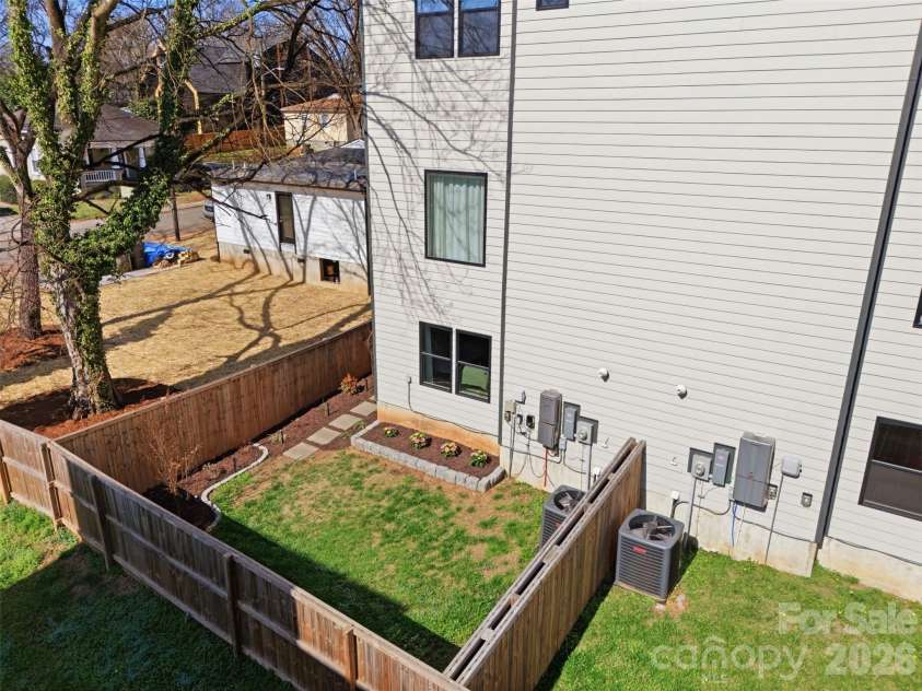 1602 Julia Maulden Place, Charlotte, NC 28206.  MLS# CAR4356693, YatesRealty ID 8256. Fenced in backyard