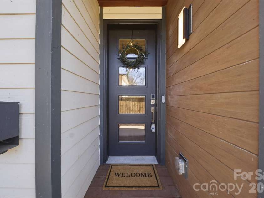 1602 Julia Maulden Place, Charlotte, NC 28206.  MLS# CAR4356693, YatesRealty ID 8256. Main entrance door