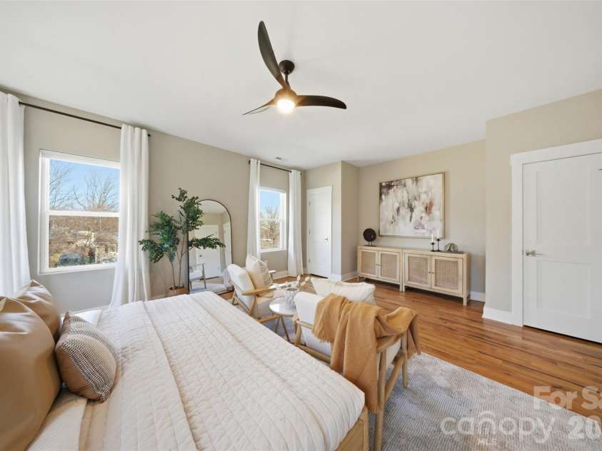 1602 Julia Maulden Place, Charlotte, NC 28206.  MLS# CAR4356693, YatesRealty ID 8256. Primary Bedroom