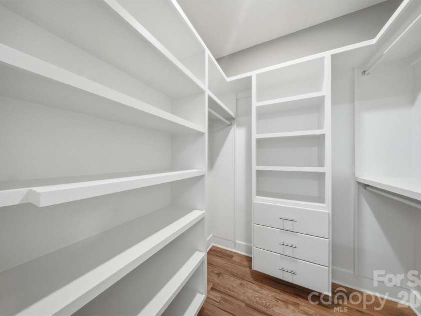 1602 Julia Maulden Place, Charlotte, NC 28206.  MLS# CAR4356693, YatesRealty ID 8256. Walk-in primary closet