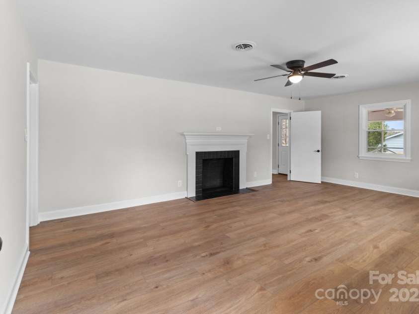 1601 Mooresville Road, Salisbury, NC 28147.  MLS# CAR4232058, YatesRealty ID 8257. 