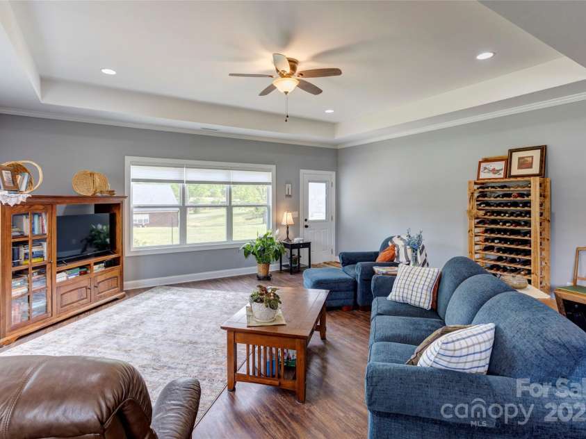 604 Airport Road, Kannapolis, NC 28081.  MLS# CAR4249885, YatesRealty ID 8258. 