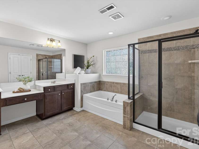 17515 Campbell Hall Court, Charlotte, NC 28277.  MLS# CAR4353600, YatesRealty ID 8259. 